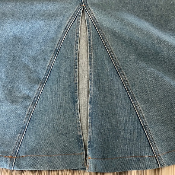 Banana Republic Light Blue Denim Skirt Size 4P tried on/never worn NWOT - Picture 7 of 9